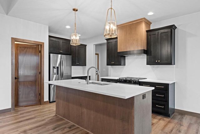 1423 CROSSROADS DRIVE, De Pere, WI 54115