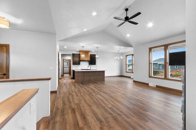 1423 CROSSROADS DRIVE, De Pere, WI 54115