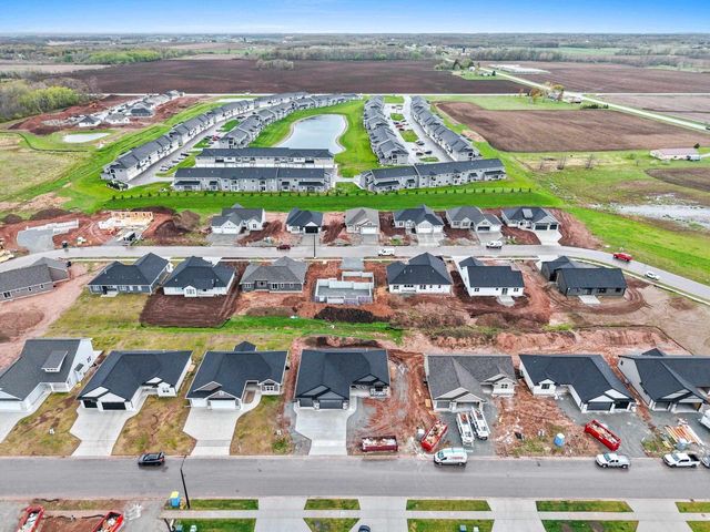 1423 CROSSROADS DRIVE, De Pere, WI 54115