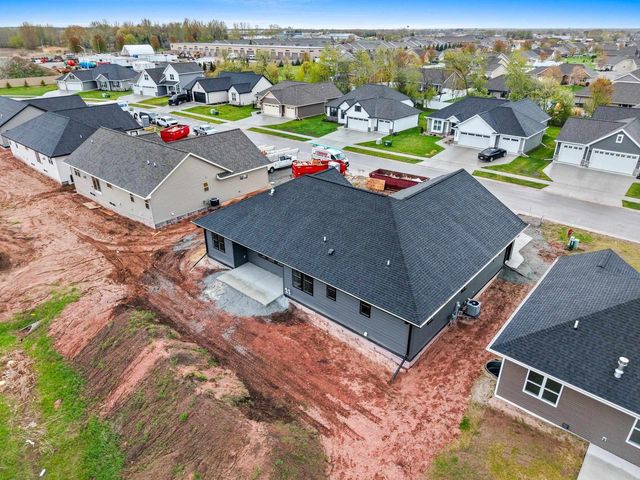1423 CROSSROADS DRIVE, De Pere, WI 54115