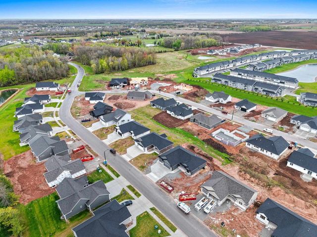 1423 CROSSROADS DRIVE, De Pere, WI 54115