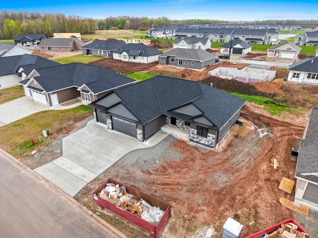 1423 CROSSROADS DRIVE, De Pere, WI 54115