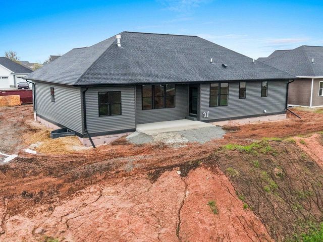 1423 CROSSROADS DRIVE, De Pere, WI 54115