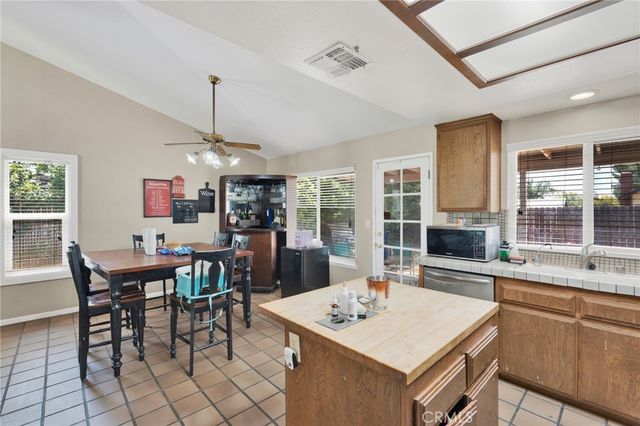 635 W Dover Dr Drive W, San Bernardino, CA 92407