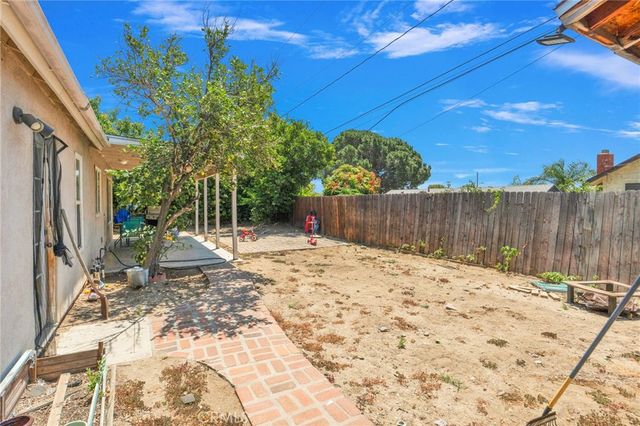 635 W Dover Dr Drive W, San Bernardino, CA 92407
