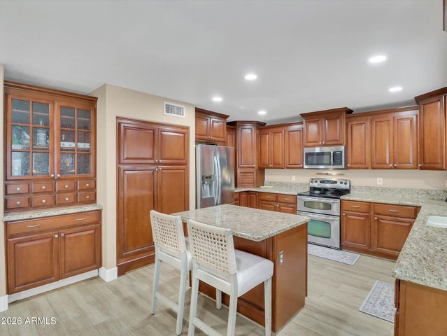 3347 E ROCKWOOD Drive, Phoenix, AZ 85050