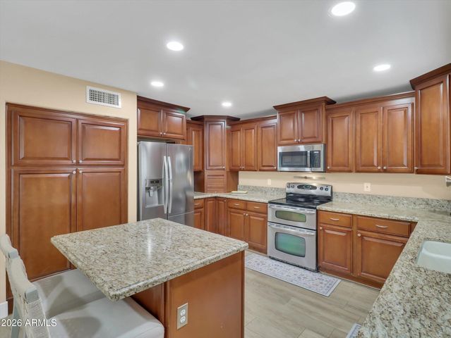 3347 E ROCKWOOD Drive, Phoenix, AZ 85050