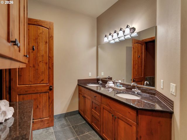 17725 Ne LEANDER Dr, Sherwood, OR 97140