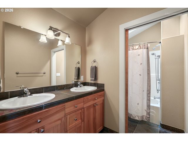 17725 Ne LEANDER Dr, Sherwood, OR 97140