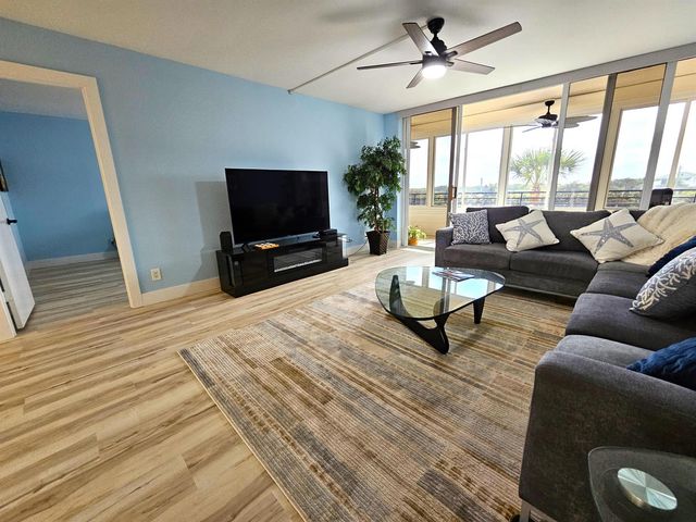 1357 NE Ocean Boulevard 312, Stuart, FL 34996