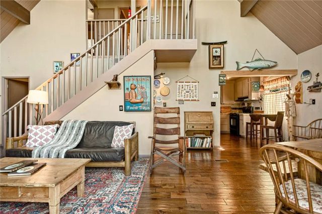 1256 Grass Valley, Lake Arrowhead, CA 92352