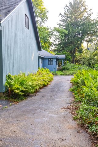 14770 Marquette Road, Chikaming Twp, MI 49128