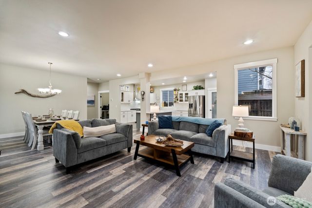 4233 154th Place SE, Bothell, WA 98012