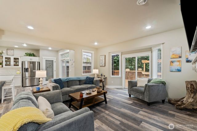 4233 154th Place SE, Bothell, WA 98012