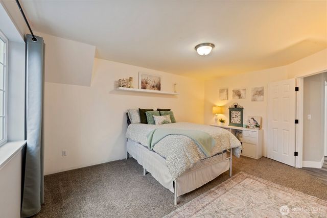 4233 154th Place SE, Bothell, WA 98012