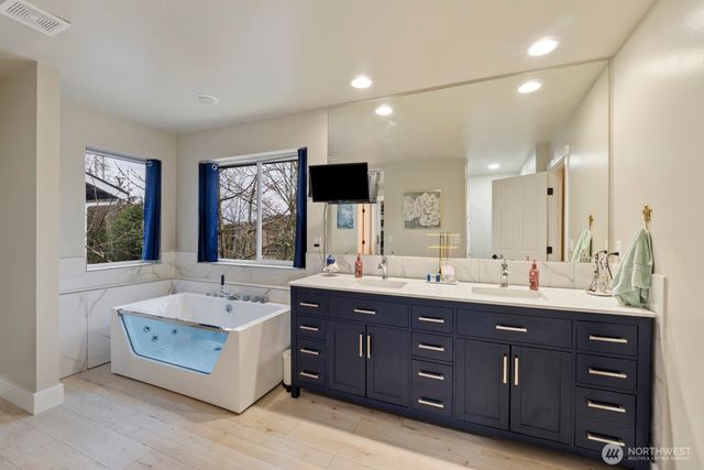 4233 154th Place SE, Bothell, WA 98012
