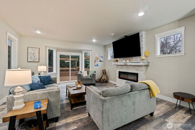 4233 154th Place SE, Bothell, WA 98012