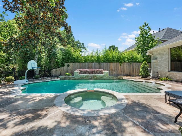 14211 Norhill Pointe Drive, Houston, TX 77044