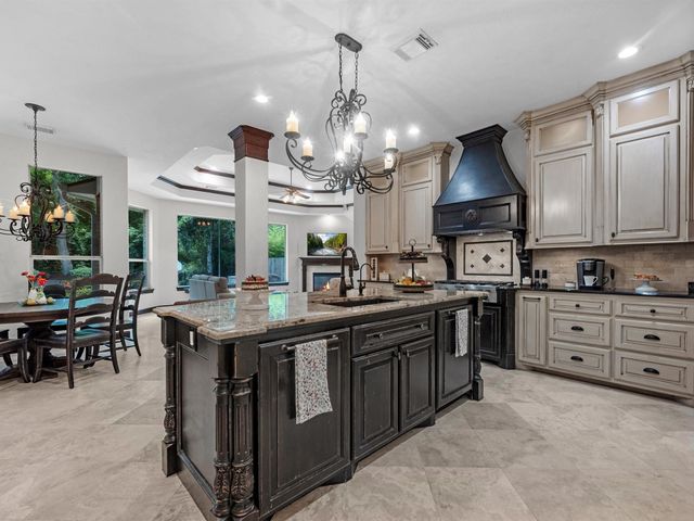 14211 Norhill Pointe Drive, Houston, TX 77044