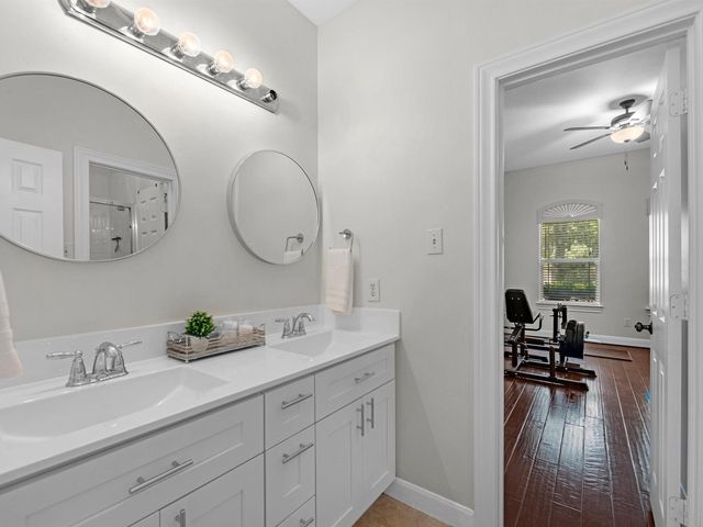 14211 Norhill Pointe Drive, Houston, TX 77044