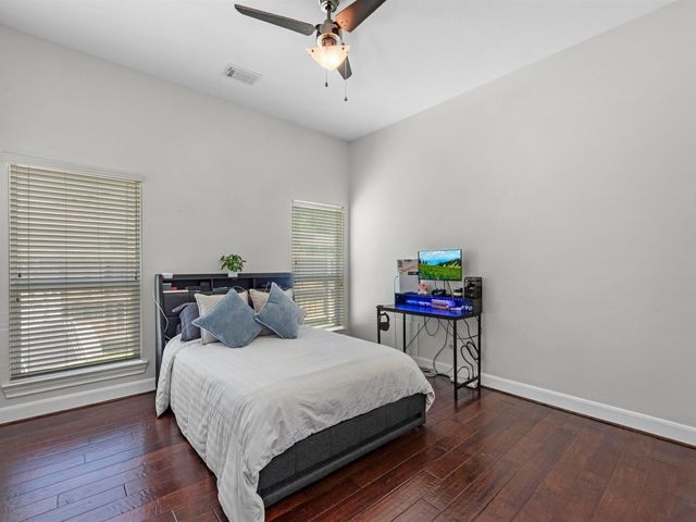 14211 Norhill Pointe Drive, Houston, TX 77044