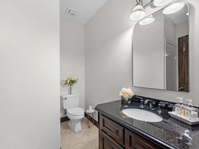 14211 Norhill Pointe Drive, Houston, TX 77044