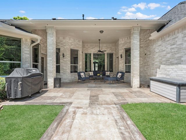 14211 Norhill Pointe Drive, Houston, TX 77044