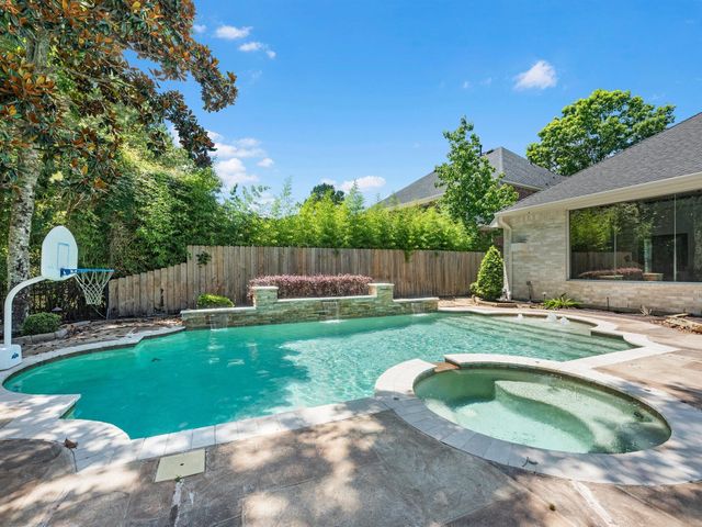 14211 Norhill Pointe Drive, Houston, TX 77044