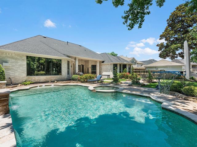 14211 Norhill Pointe Drive, Houston, TX 77044