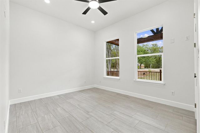 157 E Keanahalululu LN, Bastrop, TX 78602