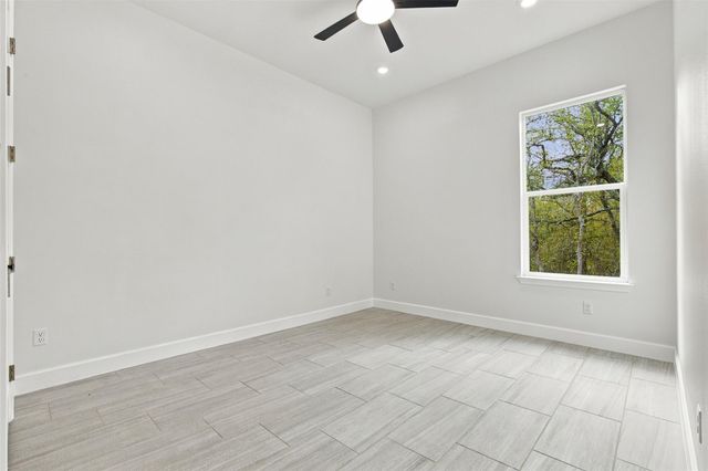 157 E Keanahalululu LN, Bastrop, TX 78602