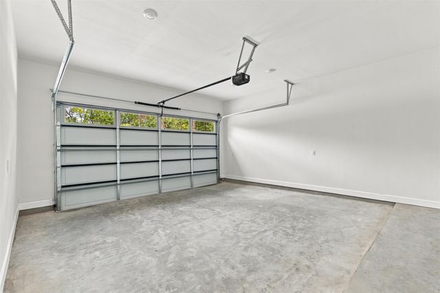 157 E Keanahalululu LN, Bastrop, TX 78602