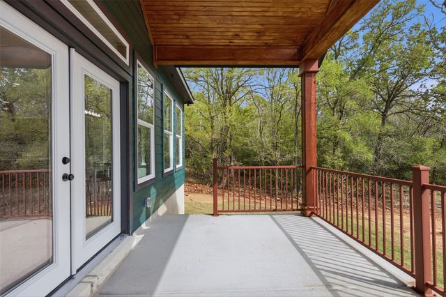 157 E Keanahalululu LN, Bastrop, TX 78602