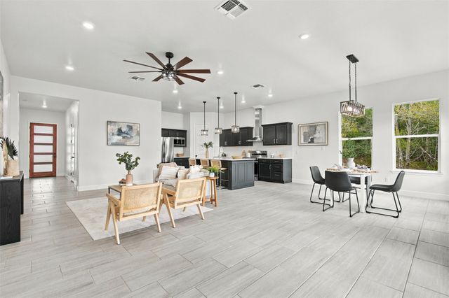 157 E Keanahalululu LN, Bastrop, TX 78602