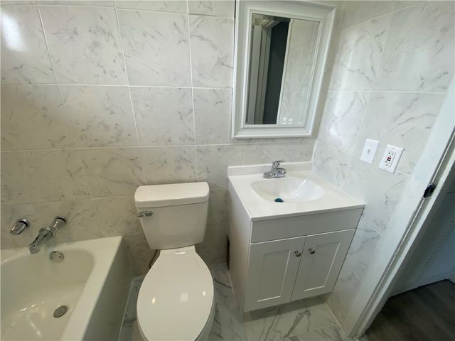 4814 Woodland Hills Boulevard, Dayton, OH 45414