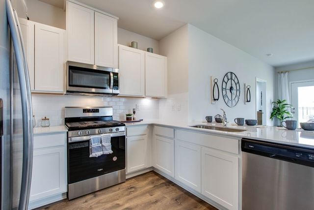 7026 Lang Ave, White House, TN 37188