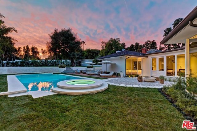 909 N Alpine Drive, Beverly Hills, CA 90210