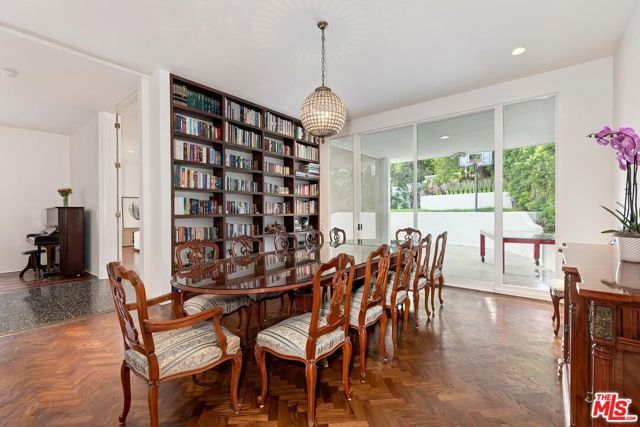 909 N Alpine Drive, Beverly Hills, CA 90210