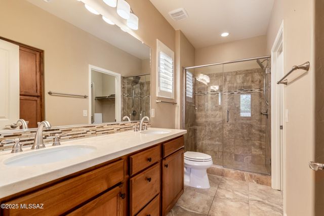 838 N Broken Hills Drive, Green Valley, AZ 85614