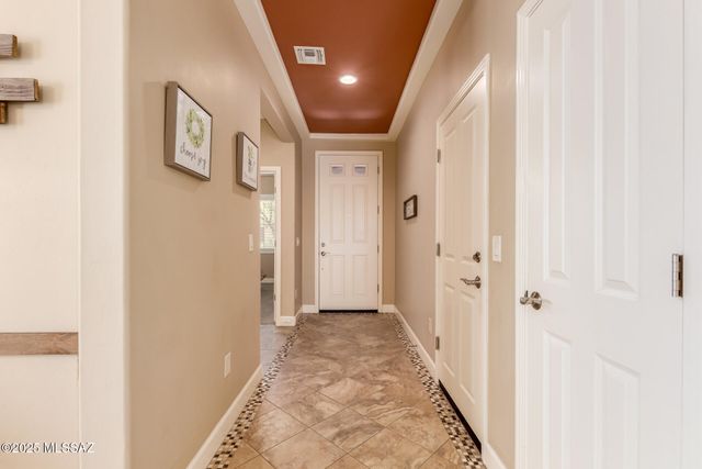 838 N Broken Hills Drive, Green Valley, AZ 85614