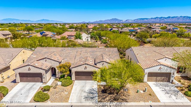 838 N Broken Hills Drive, Green Valley, AZ 85614