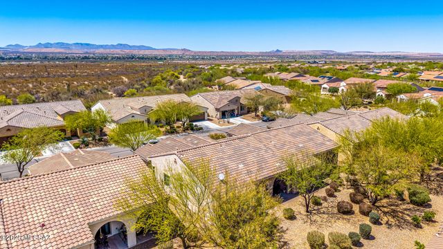 838 N Broken Hills Drive, Green Valley, AZ 85614