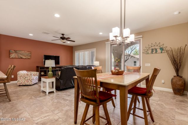 838 N Broken Hills Drive, Green Valley, AZ 85614