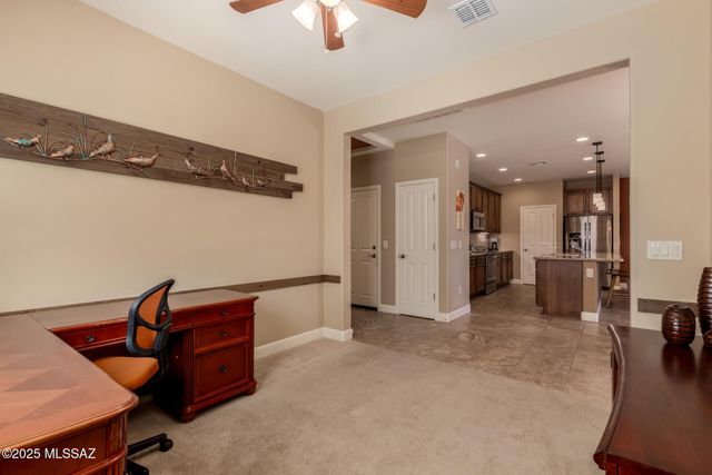 838 N Broken Hills Drive, Green Valley, AZ 85614