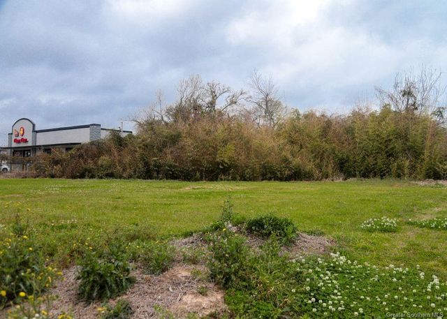 2608 Lake Street, Lake Charles, LA 70601