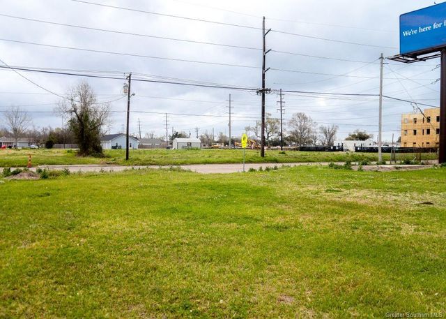 2608 Lake Street, Lake Charles, LA 70601