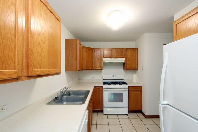 713 Carlisle Drive, Woodstock, IL 60098