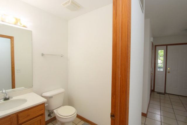 713 Carlisle Drive, Woodstock, IL 60098