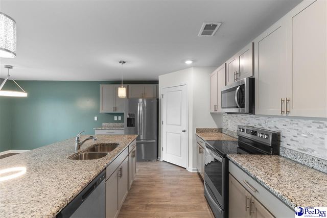 628 Woodland Farms Cir, Aynor, SC 29511