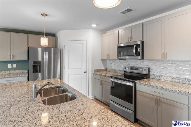 628 Woodland Farms Cir, Aynor, SC 29511